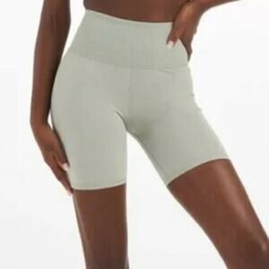 Year of Ours Sage Mint Green Ribbed Biker workout shorts. Gym, yoga, NEW, XS